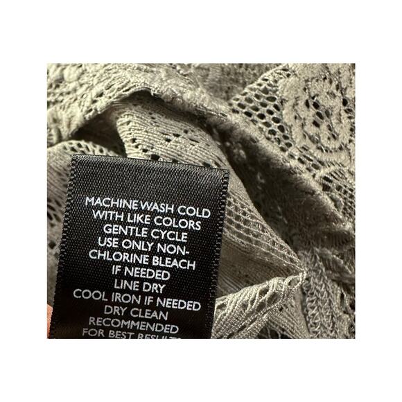 Torrid Gray Floral Lace Short Sleeve Top Boho Festival Fairy Size 3X Stretch - Picture 7 of 8